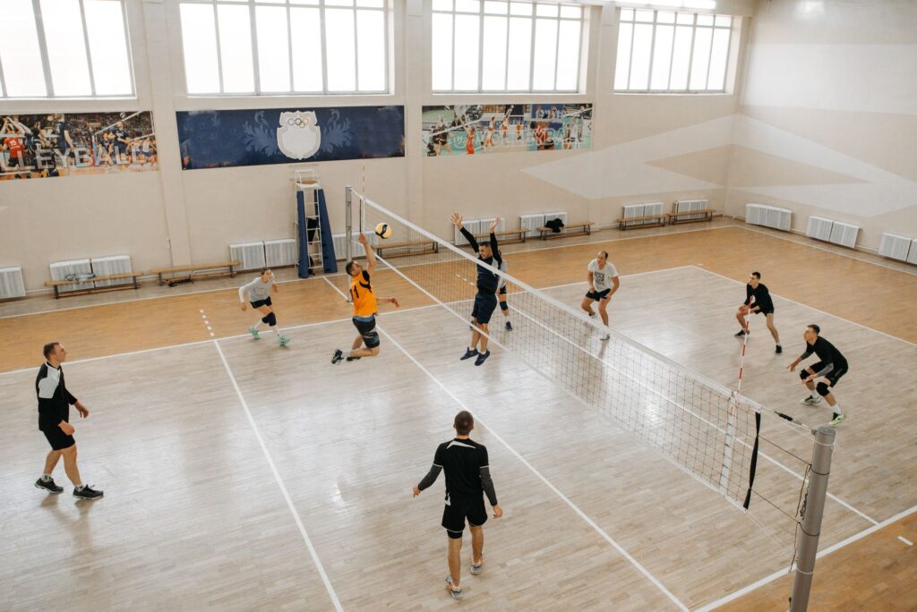 Konserwacja i pielęgnacja nawierzchni sportowej. Jak przedłużyć żywotność podłogi